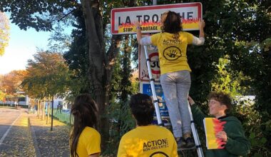 Hunderte Verkehrsschilder und Plakatwände in Frankreich mit falschen Flammen: das steckt dahinter