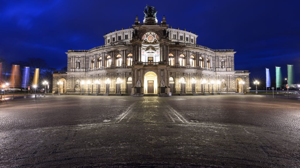 Unfall auf der Bühne: Arbeitsunfall bei Probe in Semperoper