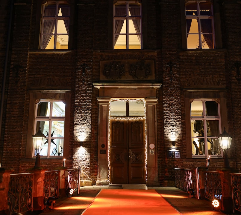 Macht Lust auf die Weihnachtssaison: das Schlosshotel Hugenpoet.