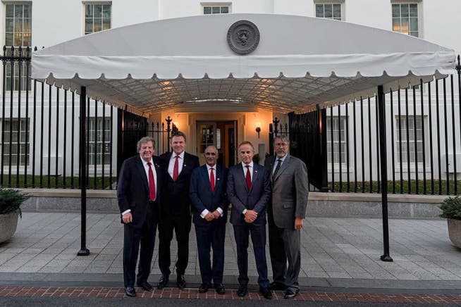 Haben sie nach dem Besuch schlecht kommuniziert? Von links: Johann Rupert, Alfred Gantner, Marwan Shakarchi, Jean-Frédéric Dufour and Daniel Jaeggi.