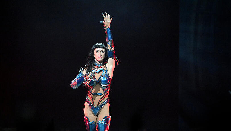 Roboterfrau im Auftrag der Liebe: Katy Perry in der Olympiahalle in München.