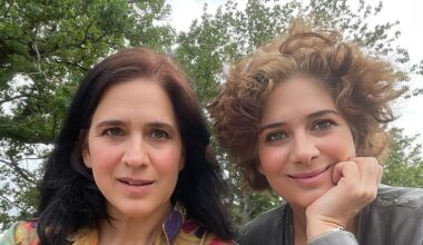 Die Flüsterschwestern von München: Bowie auf Deutsch