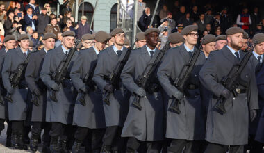 70 Jahre Bundeswehr: Feier und Widerstand in München
