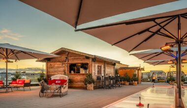 Eisstockschießen über München: Diese Terrasse ist auch im Winter ein Erlebnis