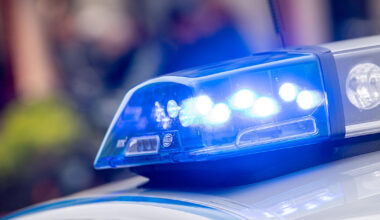 Nachbarin alarmiert besorgt die Münchner Polizei: Einsatz mit Spezialkräften