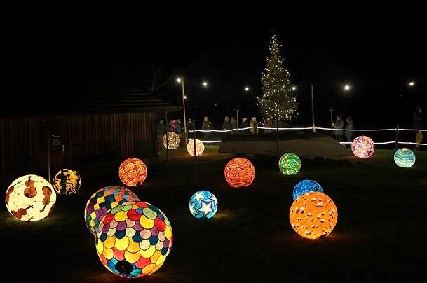 Lichtinstallation auf der Fraueninsel.