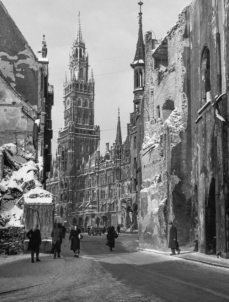 Neues Rathaus, München, um 1945.