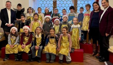 Seit über 30 Jahren beliebt: Himmelswerkstatt im Rathaus öffnet wieder seine Pforten