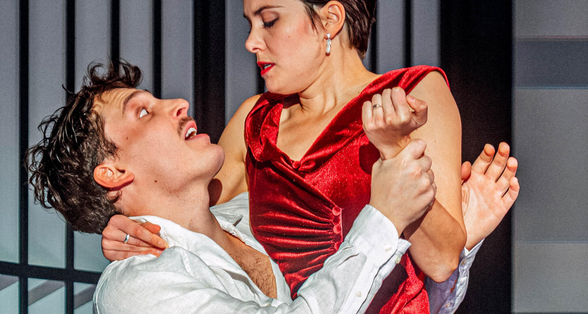 „Die Katze auf dem heißen Blechdach“ als Käfig voller Familie in Chemnitz