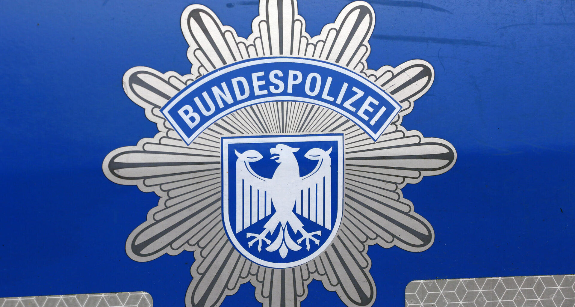 32-Jähriger schlägt auf Sicherheitsdienst ein