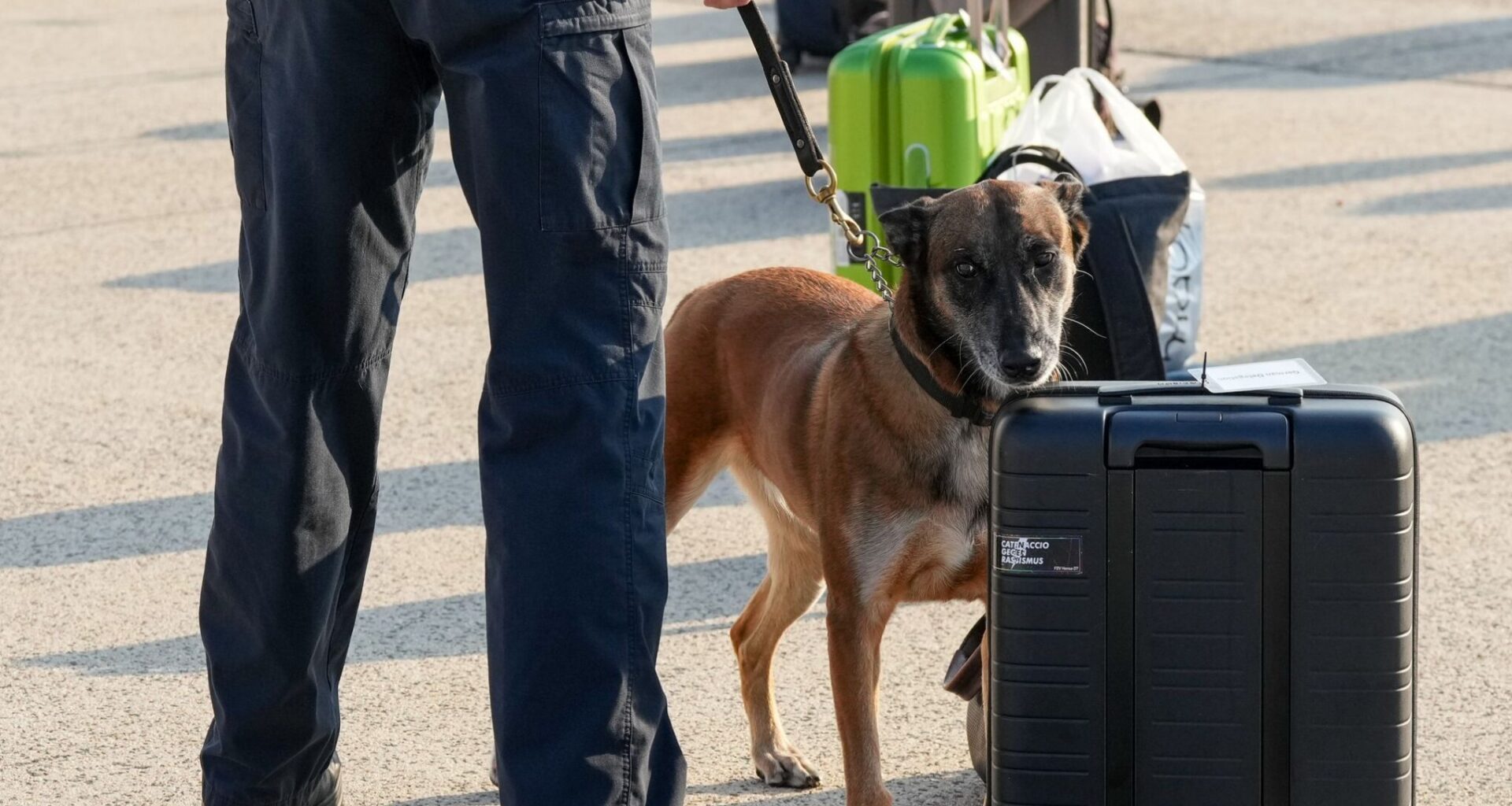 Mann droht mit Bombe und darf nicht mitfliegen