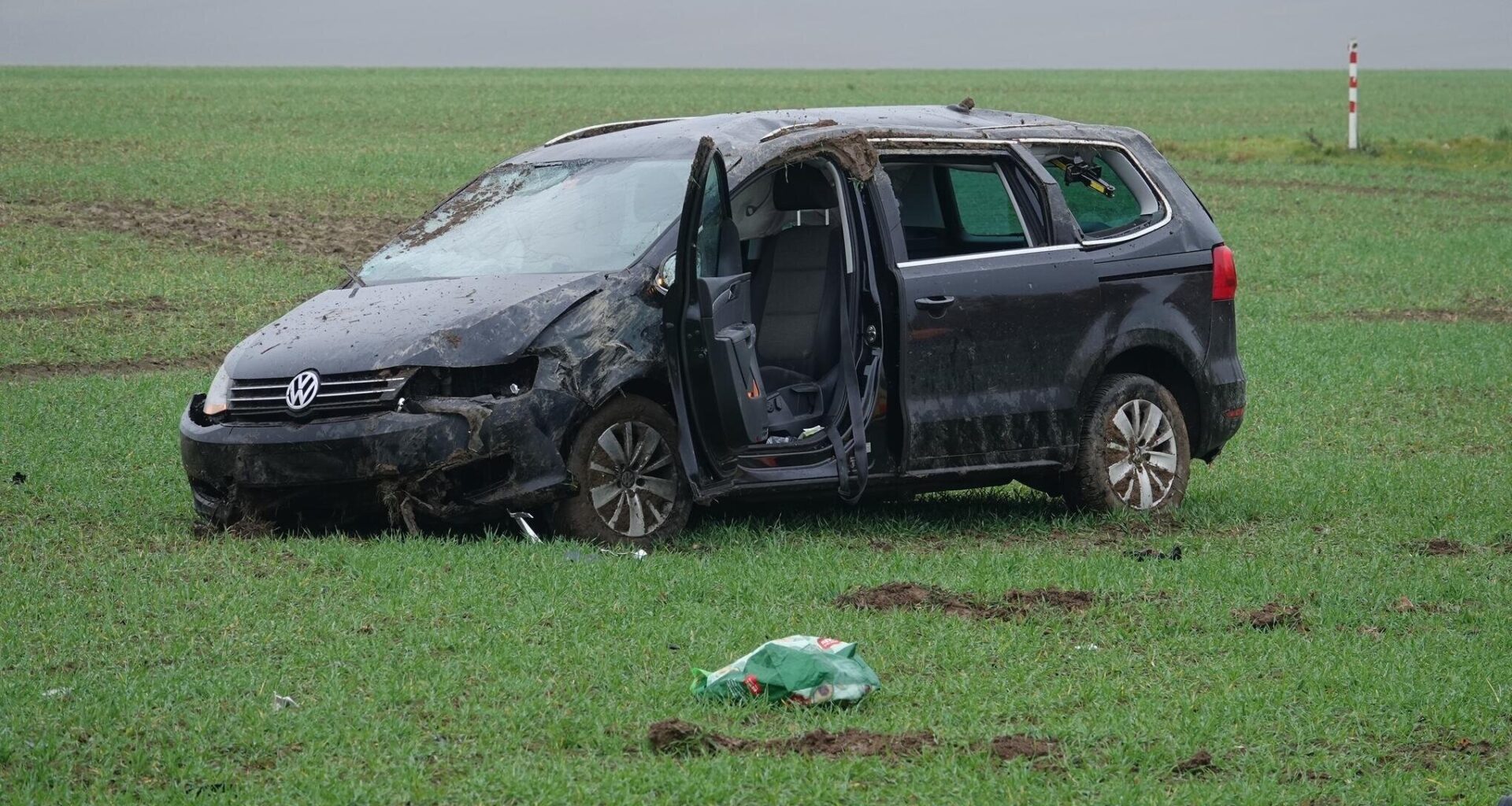 Update: Verkehrsunfall auf der B173 bei Grumbach: PKW überschlägt sich