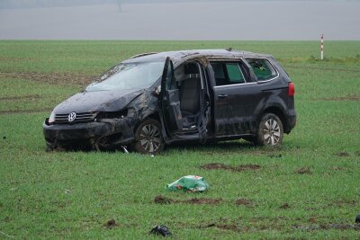 Update: Verkehrsunfall auf der B173 bei Grumbach: PKW überschlägt sich - Unfallbeteiligter entfernt sich vom Unfallort - Am Montagmorgen kam es gegen 8.30 Uhr auf der B 173 zwischen Grumbach und Herzogswalde zu einem Verkehrsunfall.