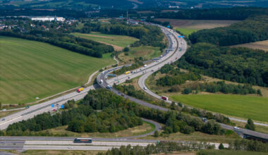 Fahranfängerin verliert Kontrolle über Auto