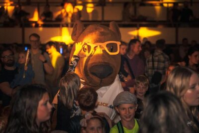 Kids und Eltern feiern gemeinsam auf der Tanzfläche: 5. Disco Family begeistert hunderte Familien im Luxor Chemnitz - Am Sonntag verwandelte sich das Luxor Chemnitz erneut in eine actionreiche Familien-Disco.