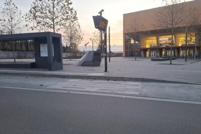 Achtung: Superblitzer steht wieder an dieser tückischen Stelle in Chemnitz - Im Chemnitzer Stadtteil Bernsdorf steht in der 20er Zone wieder der Superblitzer.