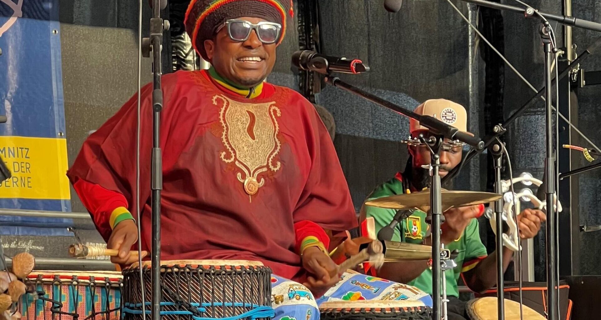 Tanzen, Trommeln, Schlemmen und Staunen