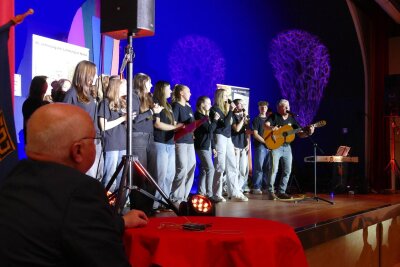 Ballonflucht erlebt im Erzgebirge eine Neuauflage - Am Ende wurde das Lied „Über den Wolken“ gesungen.