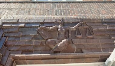 Mann nach Randale und Todesdrohung zu Haftstrafe verurteilt