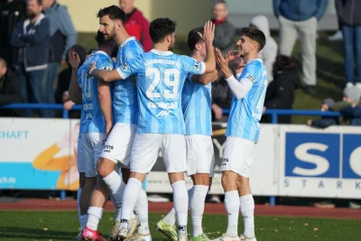 Regionalliga-Duell in Zwickau: FSV empfängt den CFC im Bezirksderby - Der Chemnitzer FC hat das Spiel gegen den Reichenbacher FC standesgemäß gewonnen und steht nun im Viertelfinale des „Wernesgrüner Sachsenpokals“.