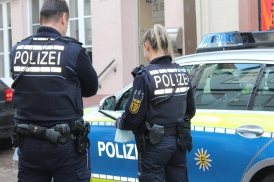 Raub vor Schnellrestaurant in Chemnitz: Polizei sucht Zeugen nach Überfall auf zwei Kinder - Am Mittwochnachmittag kam es in der Dresdner Straße zu einem Raubdelikt zum Nachteil zweier Kinder. Symbolbild.