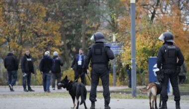 Fußball: Polizei: 30 Festnahmen bei Hochrisiko-Spiel in Berlin