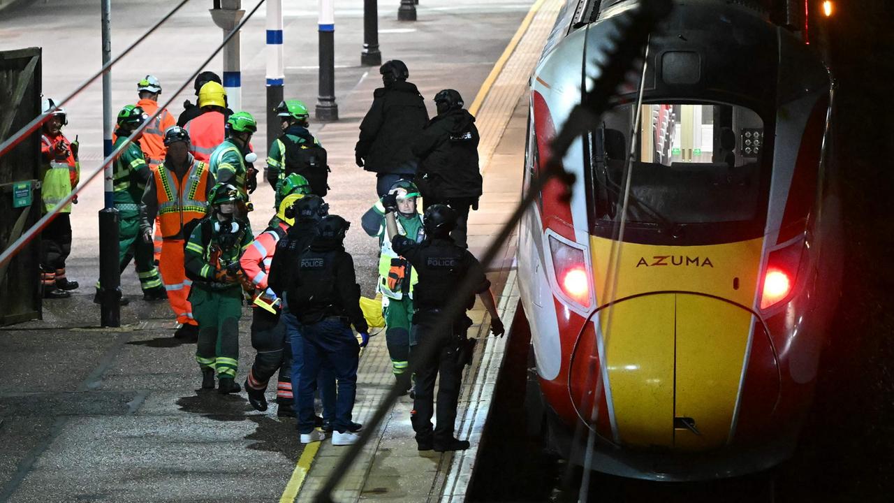 England: Mehrere Menschen in Zug Richtung London niedergestochen
