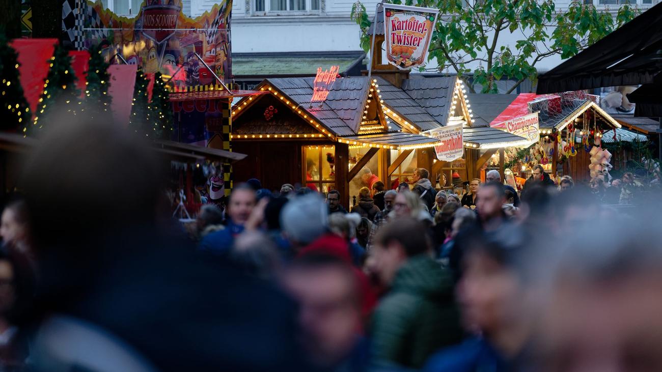Weihnachtsmarkt: Frühstarter-Weihnachtsmarkt in Essen: Glühwein im November