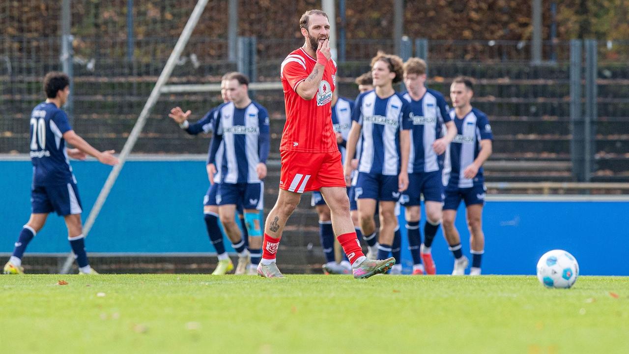 Fußball | Regionalliga: Der HFC verliert bei Hertha-Bubis und endgültig den Anschluss zur Spitze