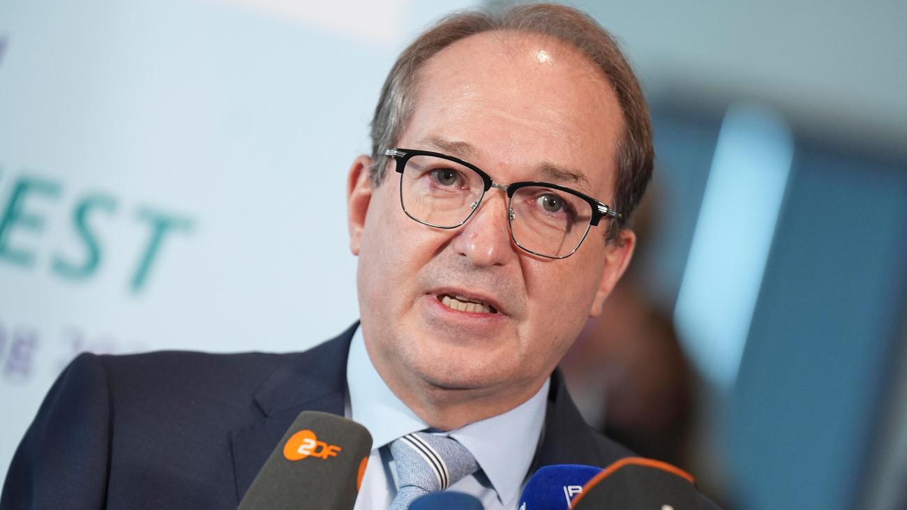 Asylpolitik: Alexander Dobrindt will trotz Bedenken nach Syrien abschieben