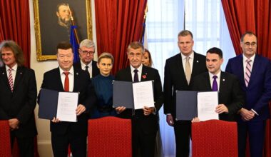 Rechtsbündnis in Tschechien unterschreibt Koalitionsvertrag