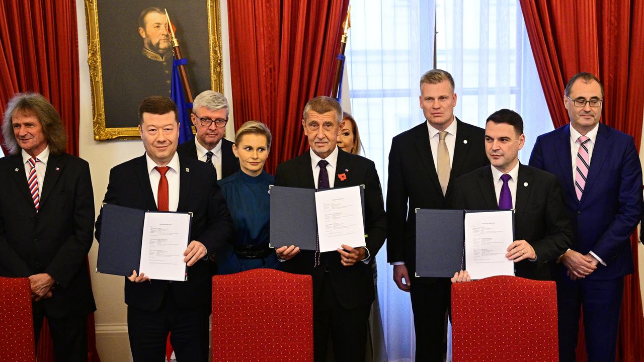 Rechtsbündnis in Tschechien unterschreibt Koalitionsvertrag