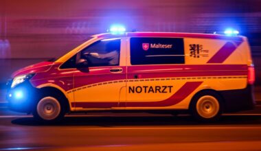 Dresden: Verletzter Arbeiter wird mit Kran aus Baugrube gerettet