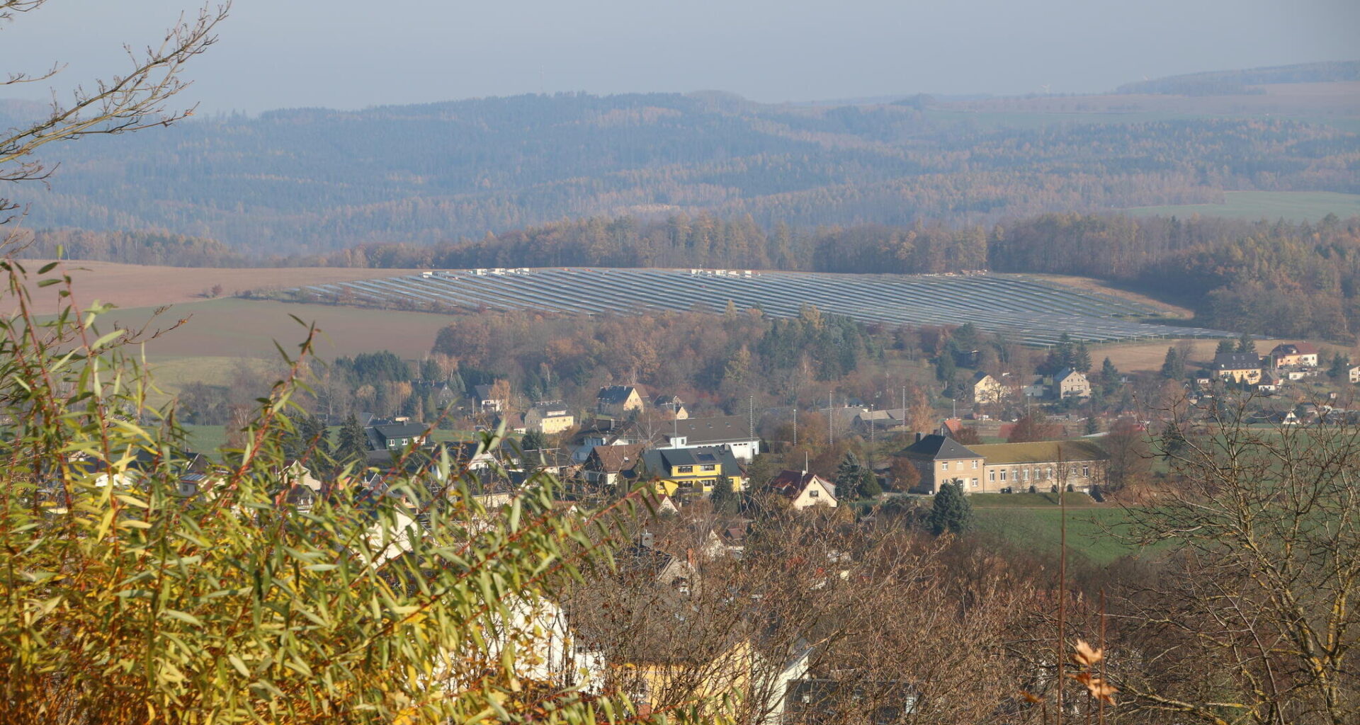 Warum die Solar-Module in Grünberg den Schloss-Blick stören und was der Investor dazu sagt