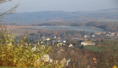 Warum die Solar-Module in Grünberg den Schloss-Blick stören und was der Investor dazu sagt