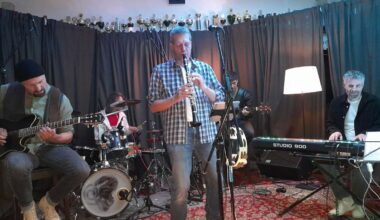 Lightness begeistert bei Akustik-Konzert auf TuS-Kleinkunstbühne