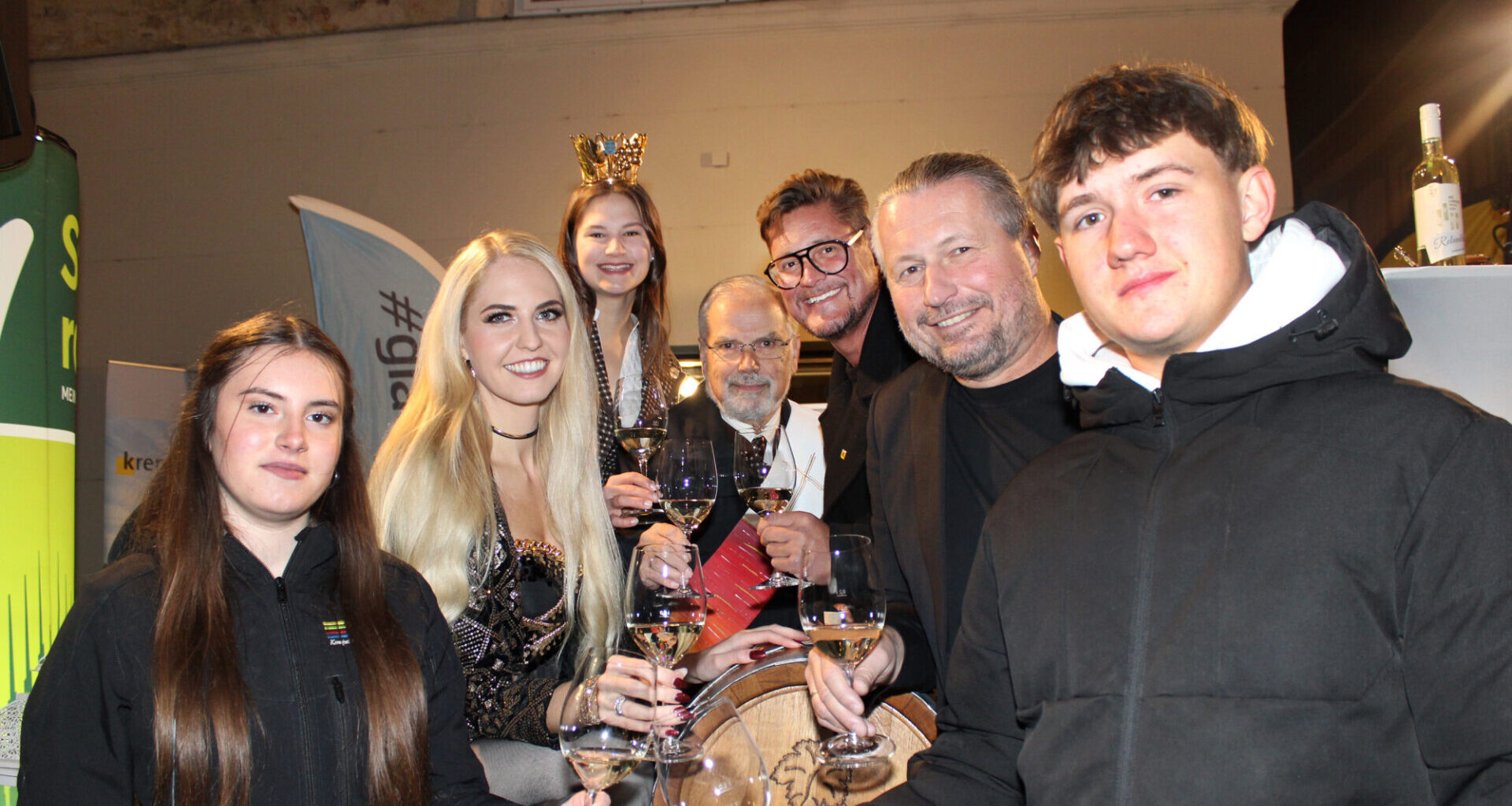 In Einkaufsnacht gesegnet - Miss Europe gab Kremser Wein den Namen „Rebenklang“