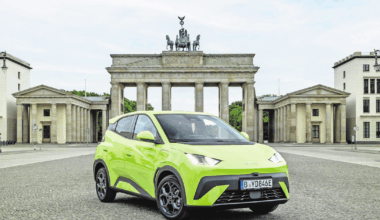 Das Familienunternehmen präsentiert in Schleswig-Holstein die neuen Elektro- und Hybridmodelle von BYD. Geschäftsführer Gisbert Schücking setzt auf Design, Sicherheit und attraktive Angebote.