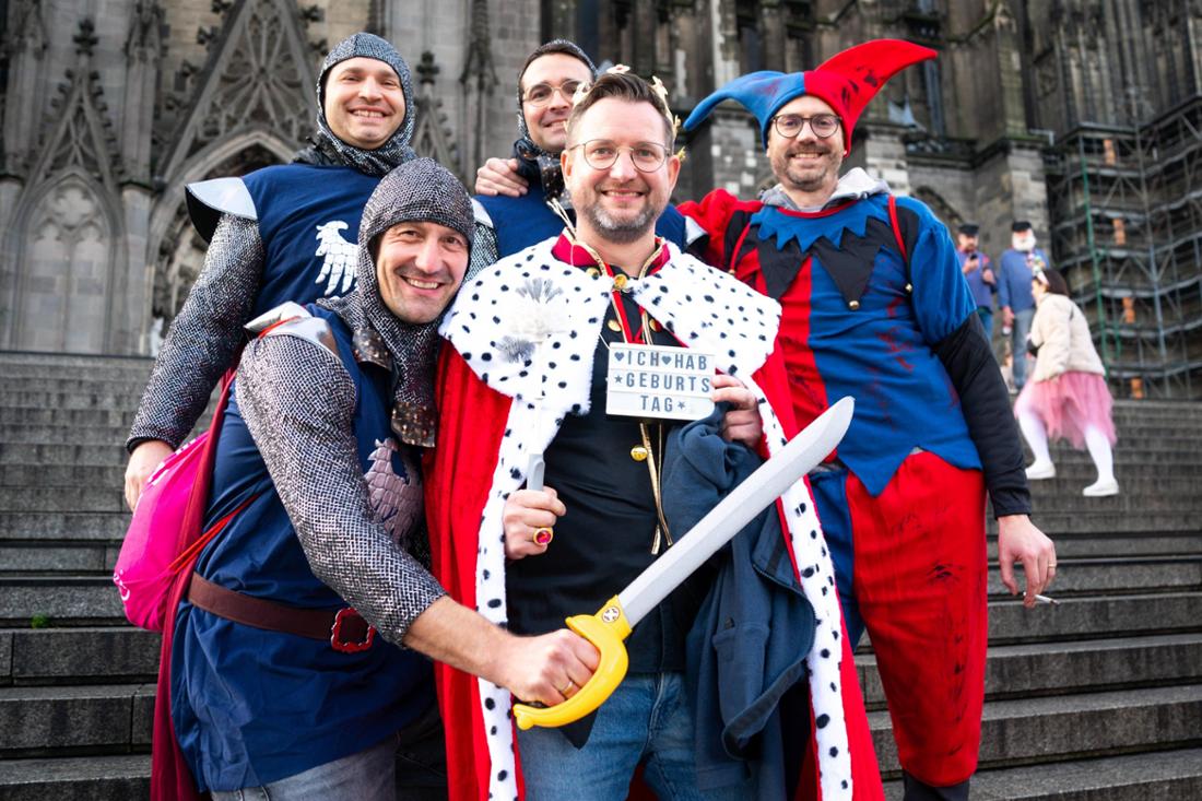 Koelner Karneval, Sessionsauftakt in der Koelner Innenstadt 2025, Kölner Dom