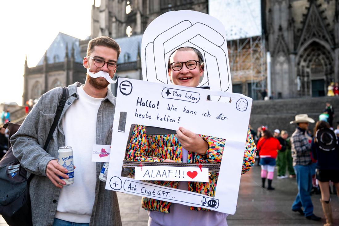 Kostümierter Besucher am 11.11. in köln