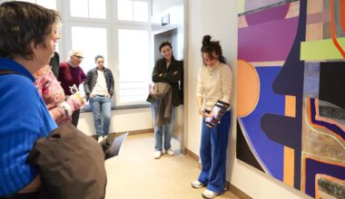 "Add Art": Da hängen jetzt so komische Männer im Foyer