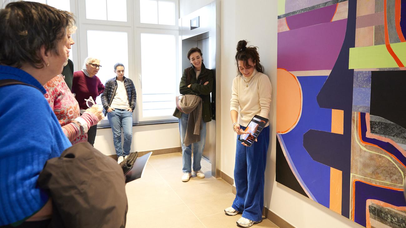 "Add Art": Da hängen jetzt so komische Männer im Foyer