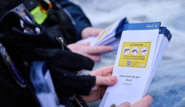 Waffenverbotszonen in Berlin und Potsdam enden vorerst