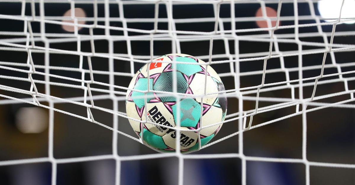 Drei Platzverweise bei brisantem A-Liga-Match, aber auch Positives