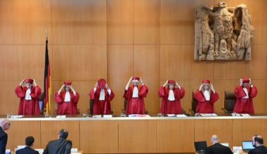 Berlin droht hohe Nachzahlung bei Beamtenbesoldung