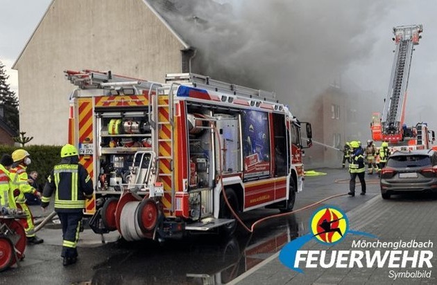 FW-MG: Verrußter Schornstein macht Einsatz der Feuerwehr erforderlich