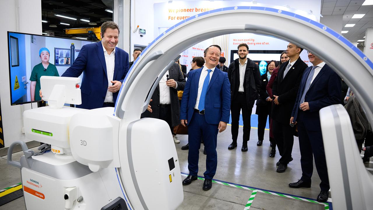 Klingbeils Charme-Offensive in China | tagesschau.de