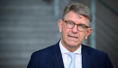 Weimer Media Group: Kulturstaatsminister Weimer gibt nach Vorwürfen Firmenanteile ab