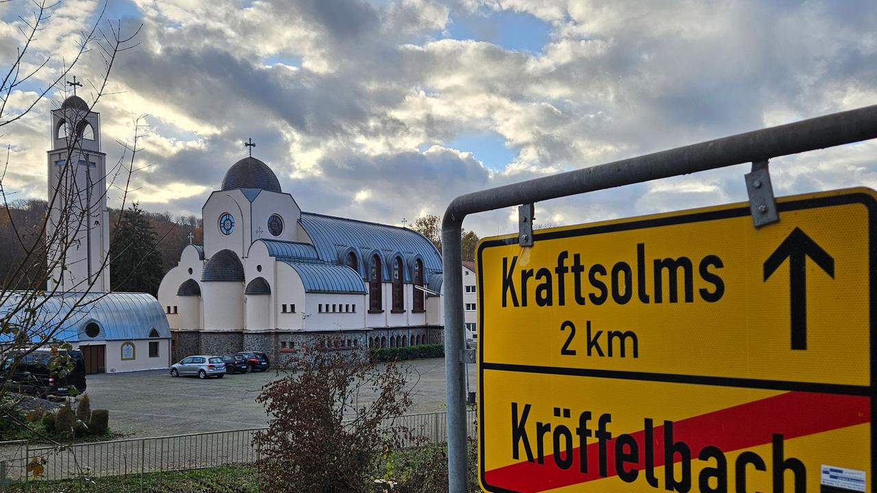 Hessen: Ausgesetztes Baby in Waldsolms: Polizei sucht silbernes Auto aus Bonn