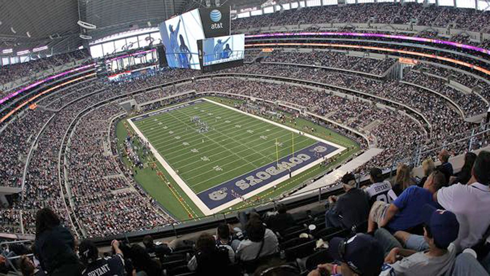 <strong>Dallas: AT&T-Stadium</strong><br>
                Kapazität: 80.000 bis 108.713 <br>WM-Spiele: 9 (5 Gruppenspiele, 2x Runde der letzten 32, 1 Achtelfinale, 1 Halbfinale)
